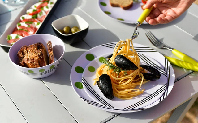 Ensemble De Vaisselle En Mélamine Berger Dots, 16 Pièces, Rouge 4 Ensemble De Vaisselle En Mélamine Berger Dots, 16 Pièces, Rouge – Image 2